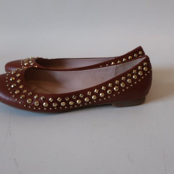 VINCE CAMUTO BROWN STUDDED "TANYA" FLAT 7.5 * - Picture 3 of 5